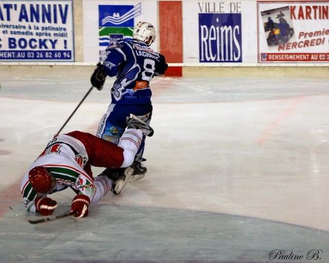Photo hockey match Reims* - Courbevoie  le 08/10/2011