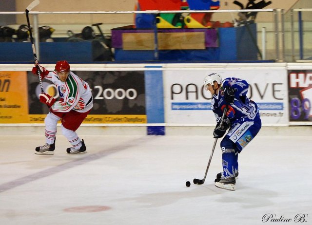 Photo hockey match Reims* - Courbevoie  le 08/10/2011