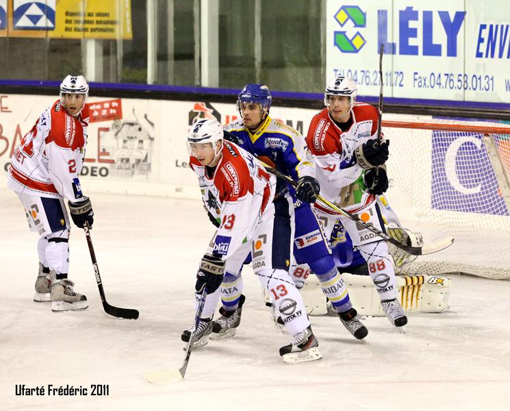 Villard-de-Lans 3 - 4 Grenoble 