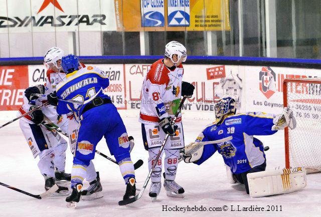 Villard-de-Lans 3 - 4 Grenoble 