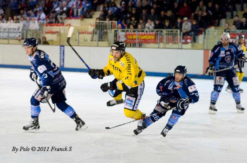 Angers  5 - 1 Rouen
