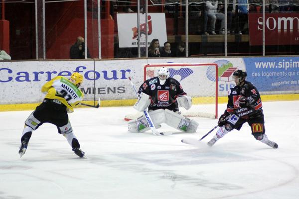 Amiens  4 - 2 Strasbourg 