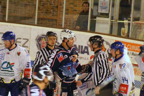 Angers  5 - 3 Dijon 