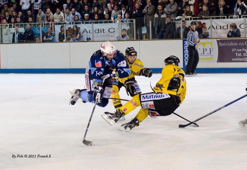 Angers  2 - 3 Rouen