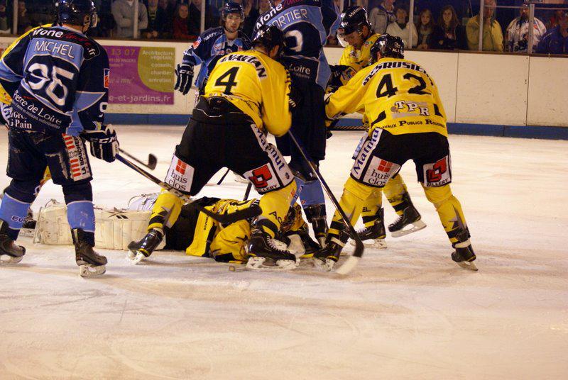 Angers  2 - 3 Rouen