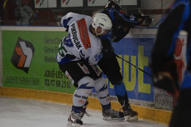 Photo hockey match Tours  - Courchevel-Méribel-Pralognan le 19/11/2011
