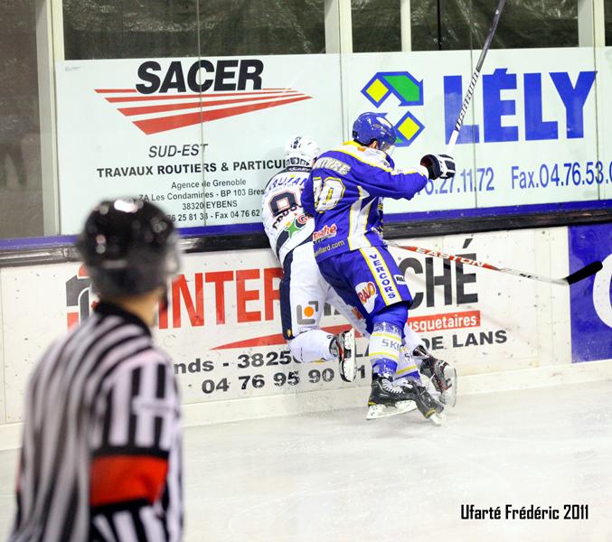 Villard-de-Lans 1 - 2 Grenoble 