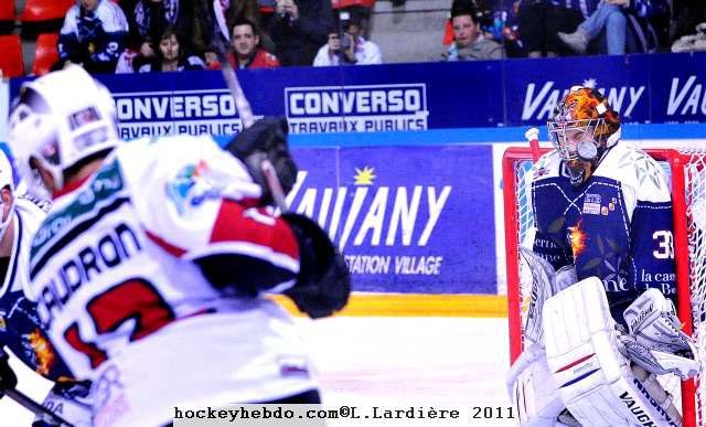 Photo hockey match Grenoble  - Briançon  le 02/12/2011