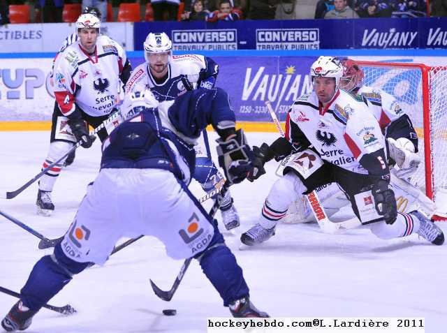 Photo hockey match Grenoble  - Briançon  le 02/12/2011