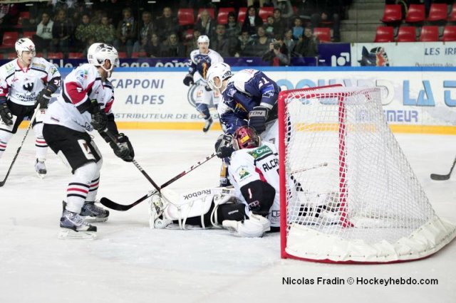 Photo hockey match Grenoble  - Briançon  le 02/12/2011