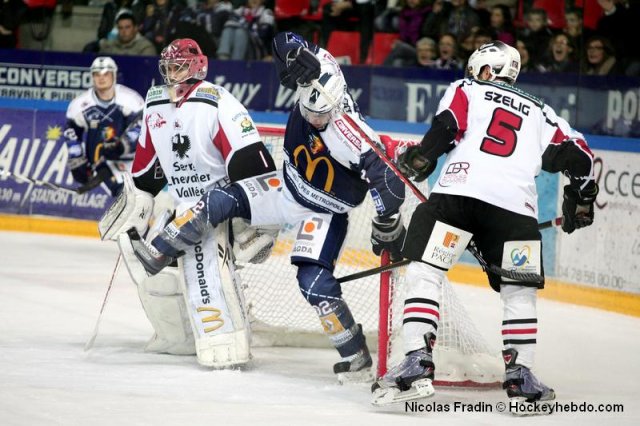 Photo hockey match Grenoble  - Briançon  le 02/12/2011