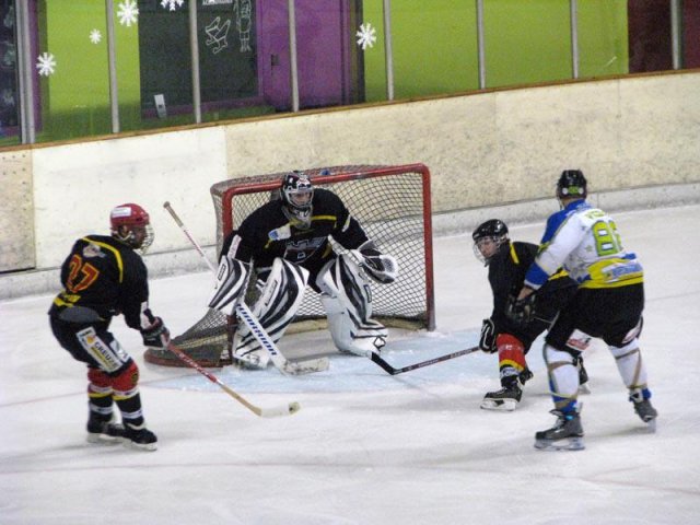 Photo hockey match Besançon - Châlons-en-Champagne le 10/12/2011