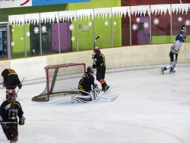 Photo hockey match Besançon - Châlons-en-Champagne le 10/12/2011