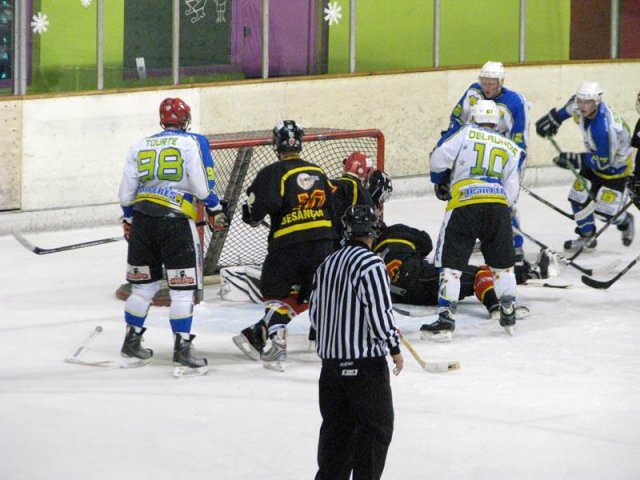 Photo hockey match Besançon - Châlons-en-Champagne le 10/12/2011