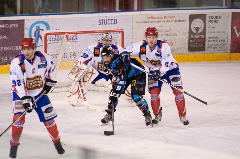 Tours  4 - 3 Asnières