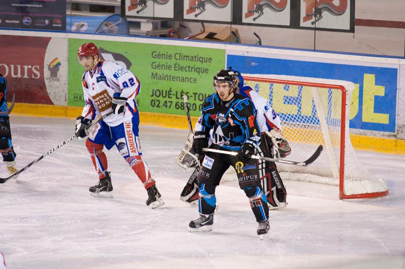 Tours  4 - 3 Asnières