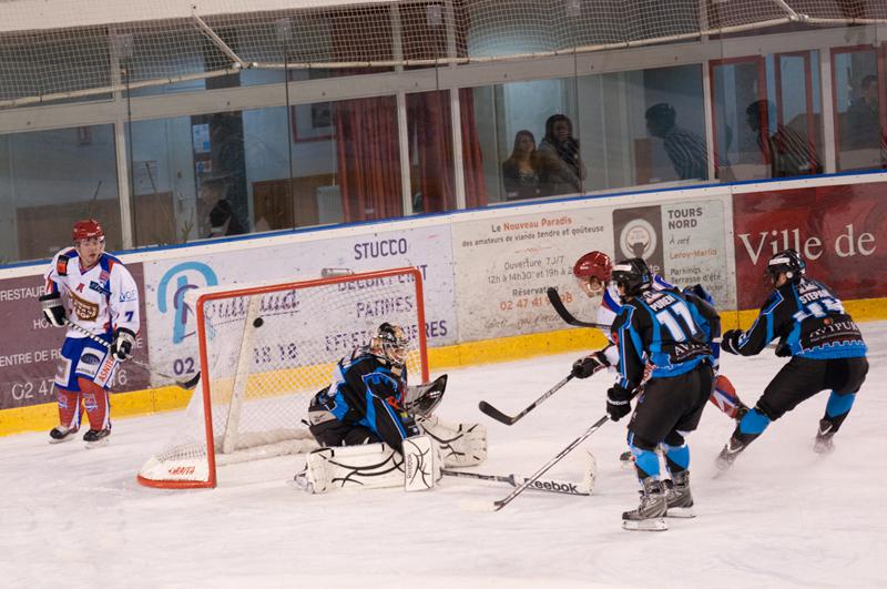 Tours  4 - 3 Asnières