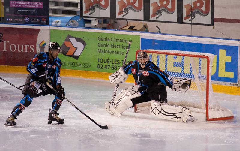 Tours  4 - 3 Asnières