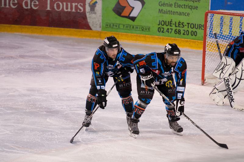 Tours  4 - 3 Asnières