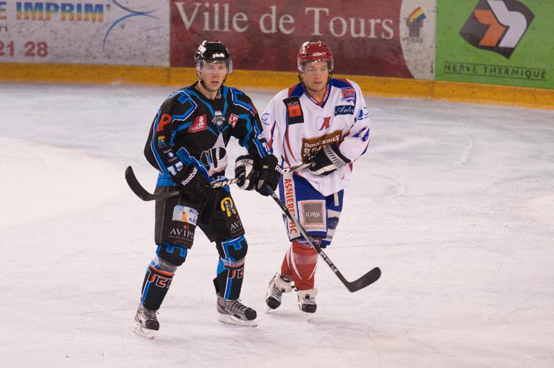 Tours  4 - 3 Asnières