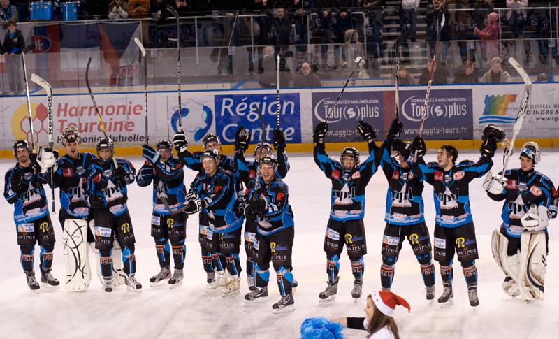 Tours  4 - 3 Asnières