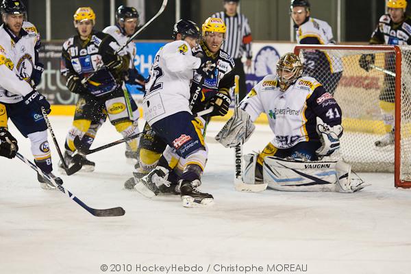 Strasbourg  2 - 3 Chamonix 
