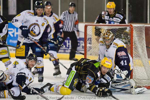 Strasbourg  2 - 3 Chamonix 