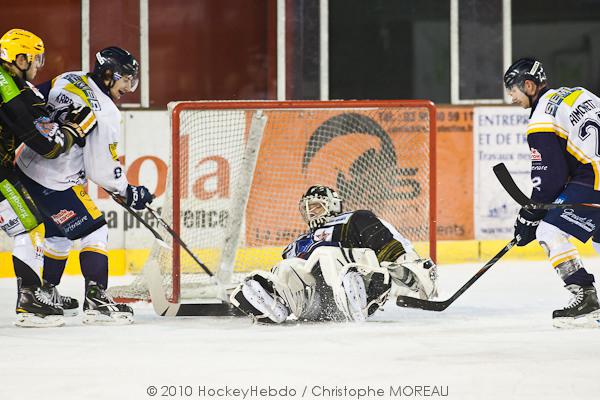 Strasbourg  2 - 3 Chamonix 