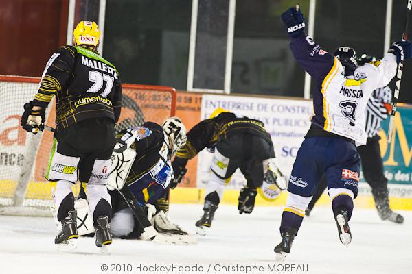 Strasbourg  2 - 3 Chamonix 