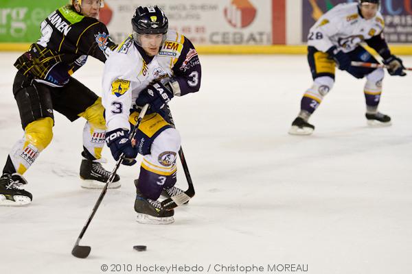 Strasbourg  2 - 3 Chamonix 