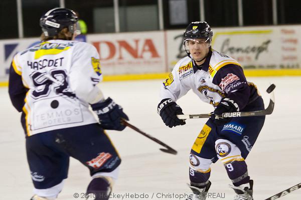 Strasbourg  2 - 3 Chamonix 