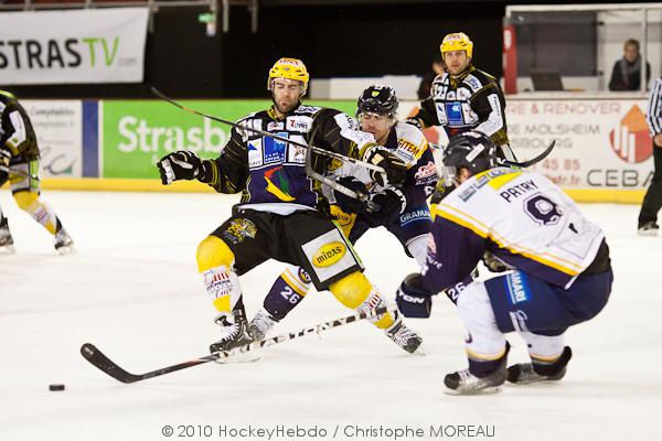 Strasbourg  2 - 3 Chamonix 