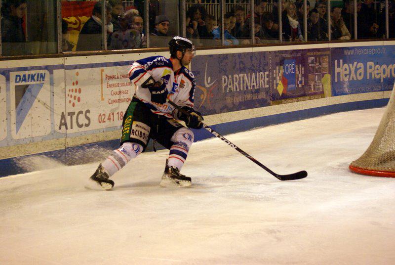 Angers  2 - 4 Caen 