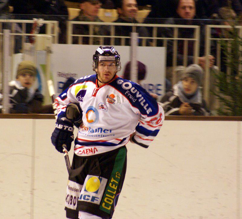 Angers  2 - 4 Caen 