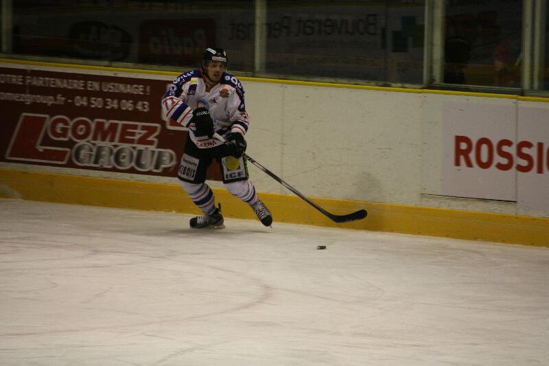 Chamonix  4 - 2 Caen 