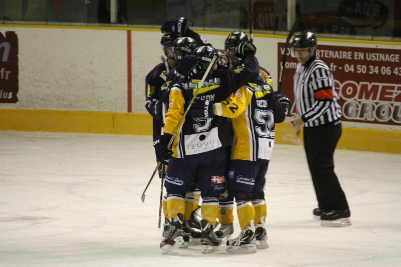 Chamonix  4 - 2 Caen 