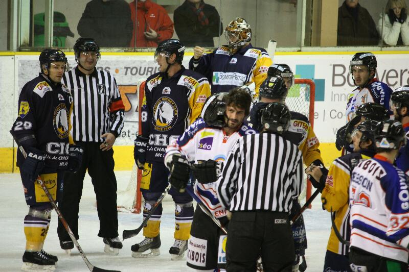 Chamonix  4 - 2 Caen 