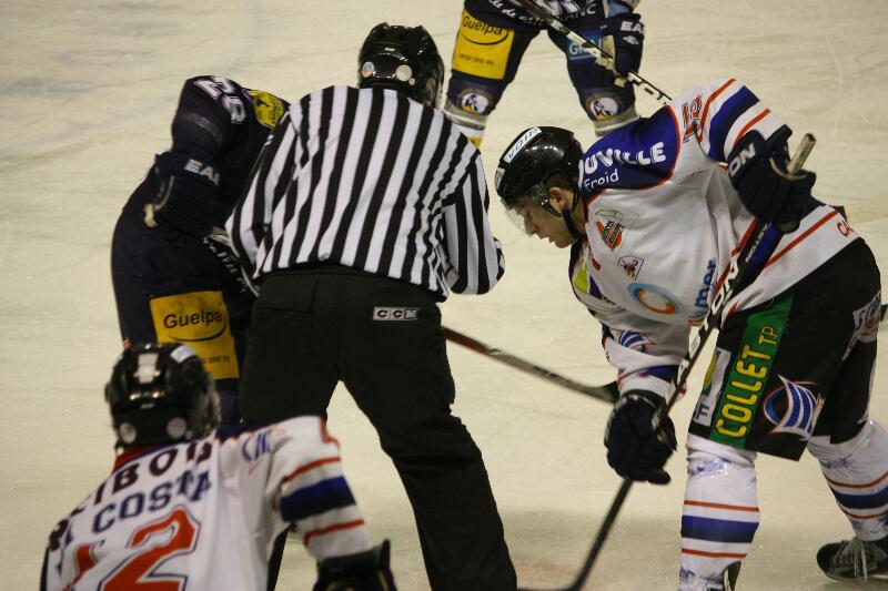 Chamonix  4 - 2 Caen 