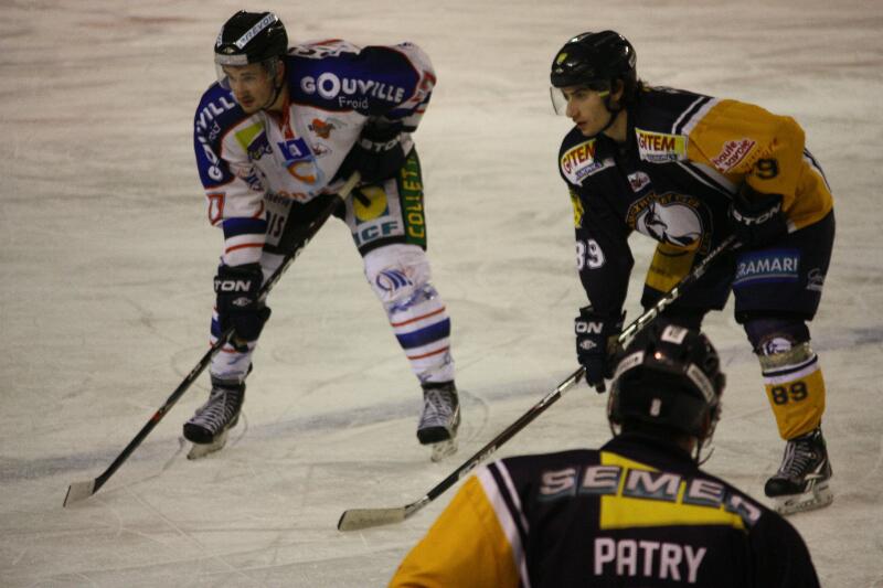 Chamonix  4 - 2 Caen 