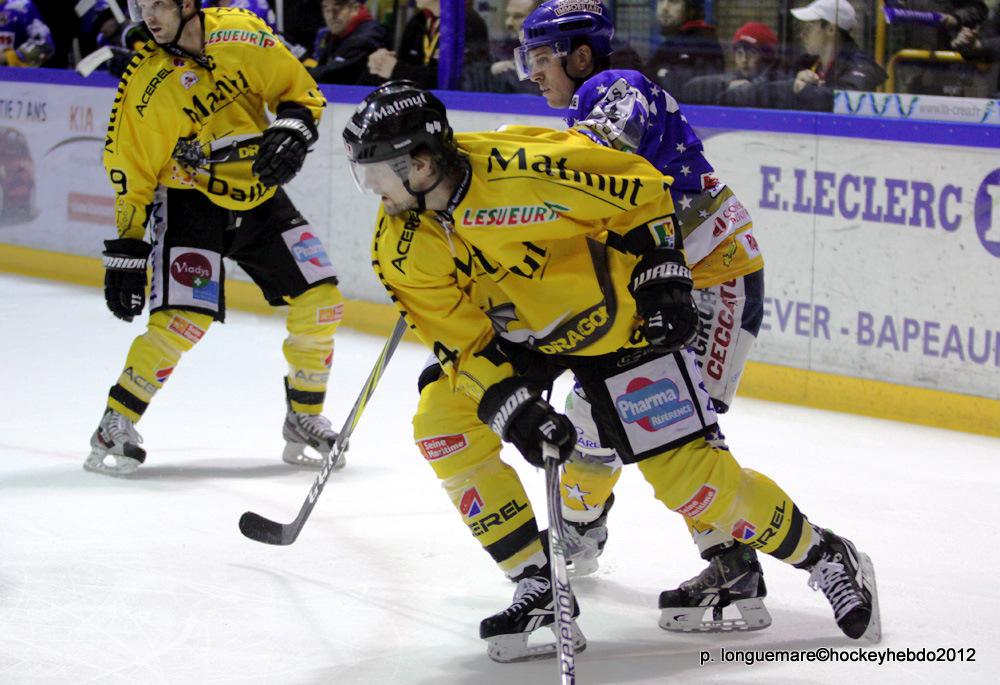 Les Dragons remportent la première bataille. — Reportage