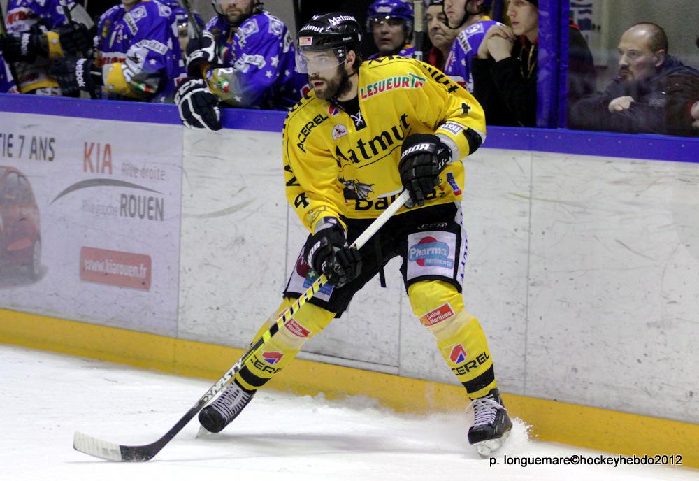 Les Dragons remportent la première bataille. — Reportage