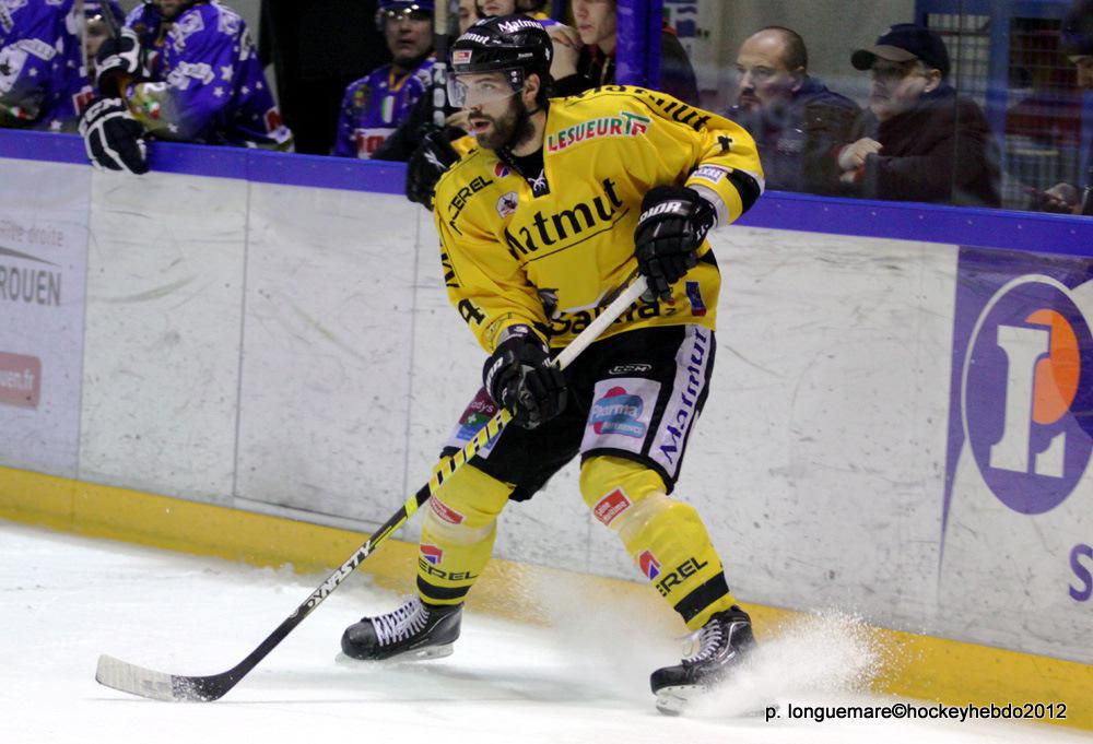 Les Dragons remportent la première bataille. — Reportage