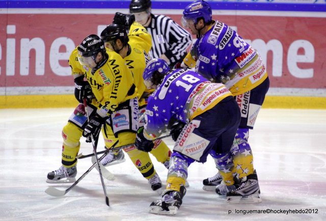 Photo hockey reportage Les Dragons remportent la première bataille.