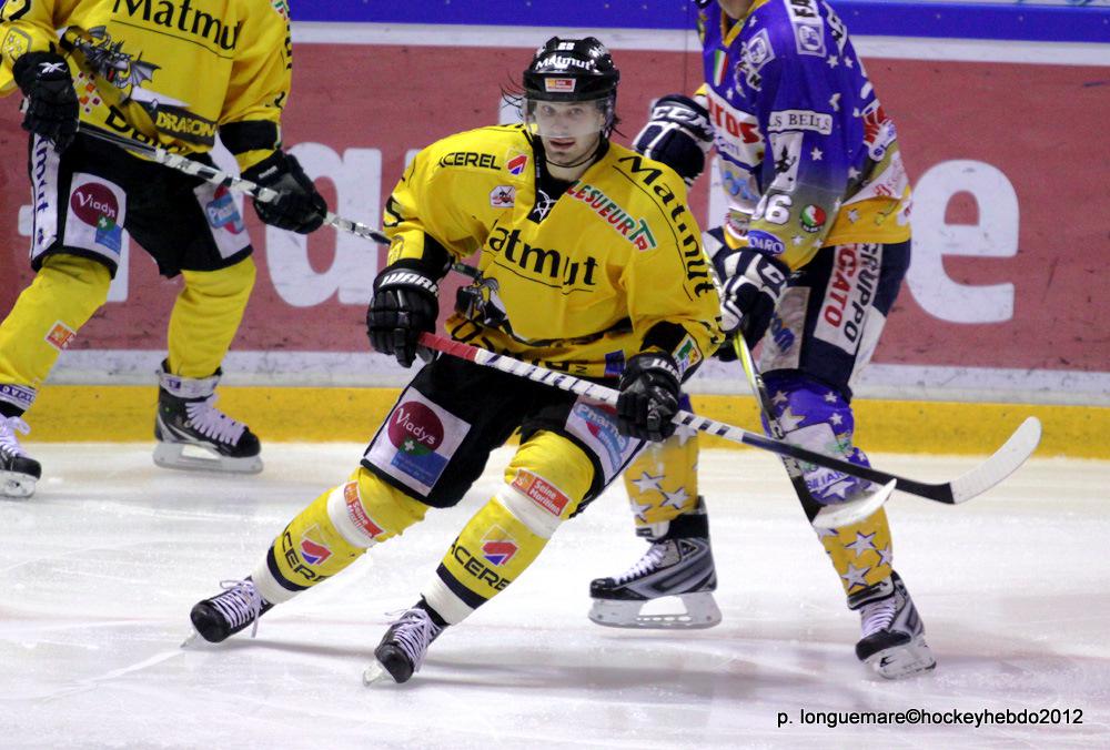 Les Dragons remportent la première bataille. — Reportage