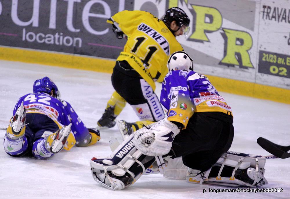 Les Dragons remportent la première bataille. — Reportage