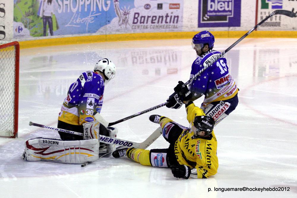 Les Dragons remportent la première bataille. — Reportage