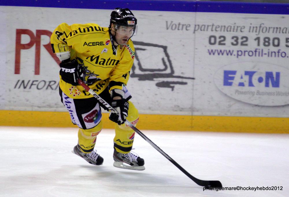 Les Dragons remportent la première bataille. — Reportage