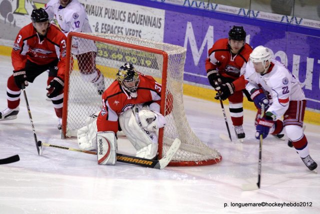 Photo hockey reportage Des Ukrainiens un ton au dessus.