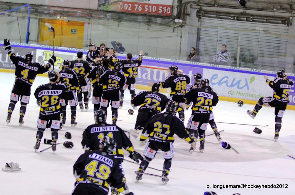 Ils l'ont fait. GRANDIOSE. — Reportage