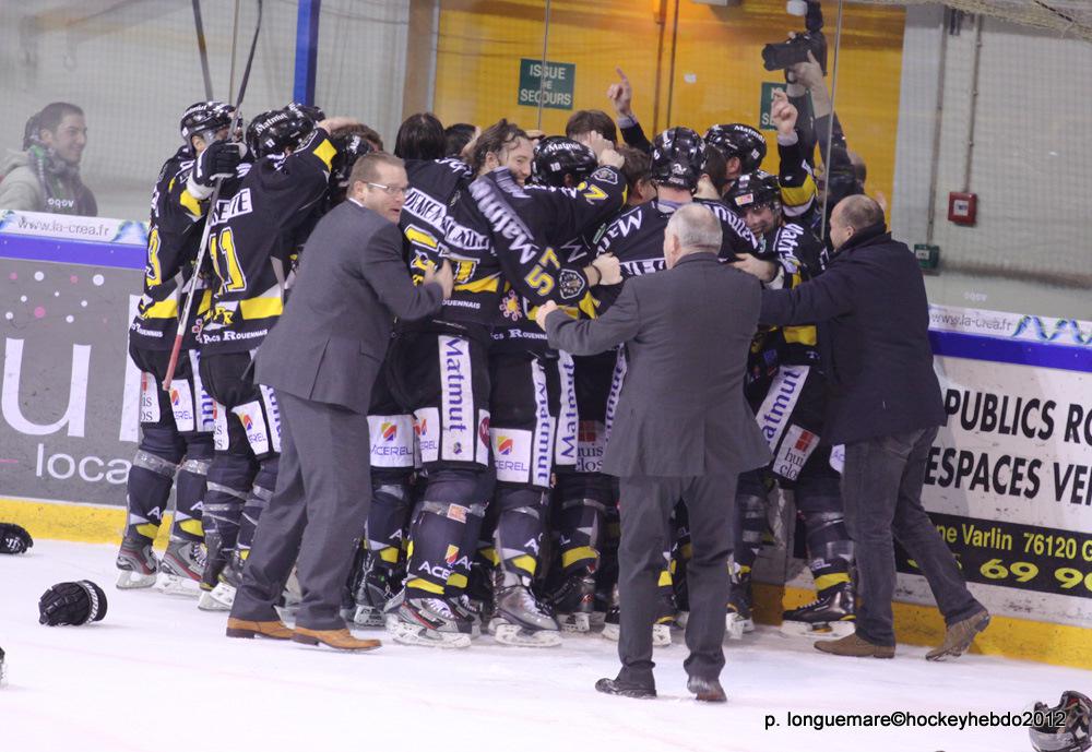 Ils l'ont fait. GRANDIOSE. — Reportage